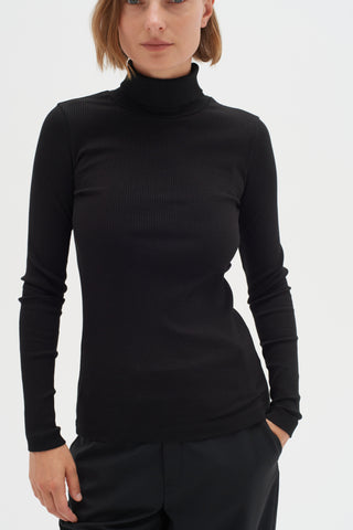 Dagna Rollneck in Black