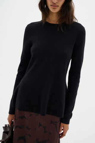 Jogan Pullover in Black