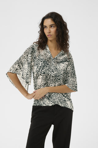 Lyon Blouse in Black Wavy Pattern
