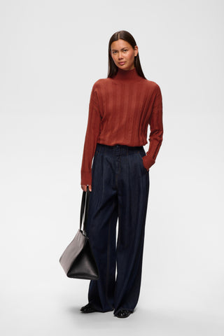 Tess Kellsie Pullover in Red Ochre