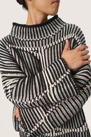 Yelena Highneck Pullover in Black & White