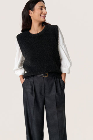 Maris Vest in Black