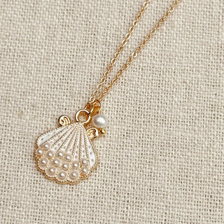 Sea Shell Pendant Necklace with Pearl Accent