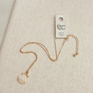 Sea Shell Pendant Necklace with Pearl Accent