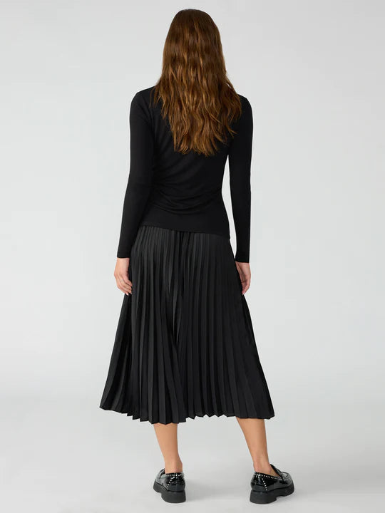 Everyday Pleated Skirt in Black