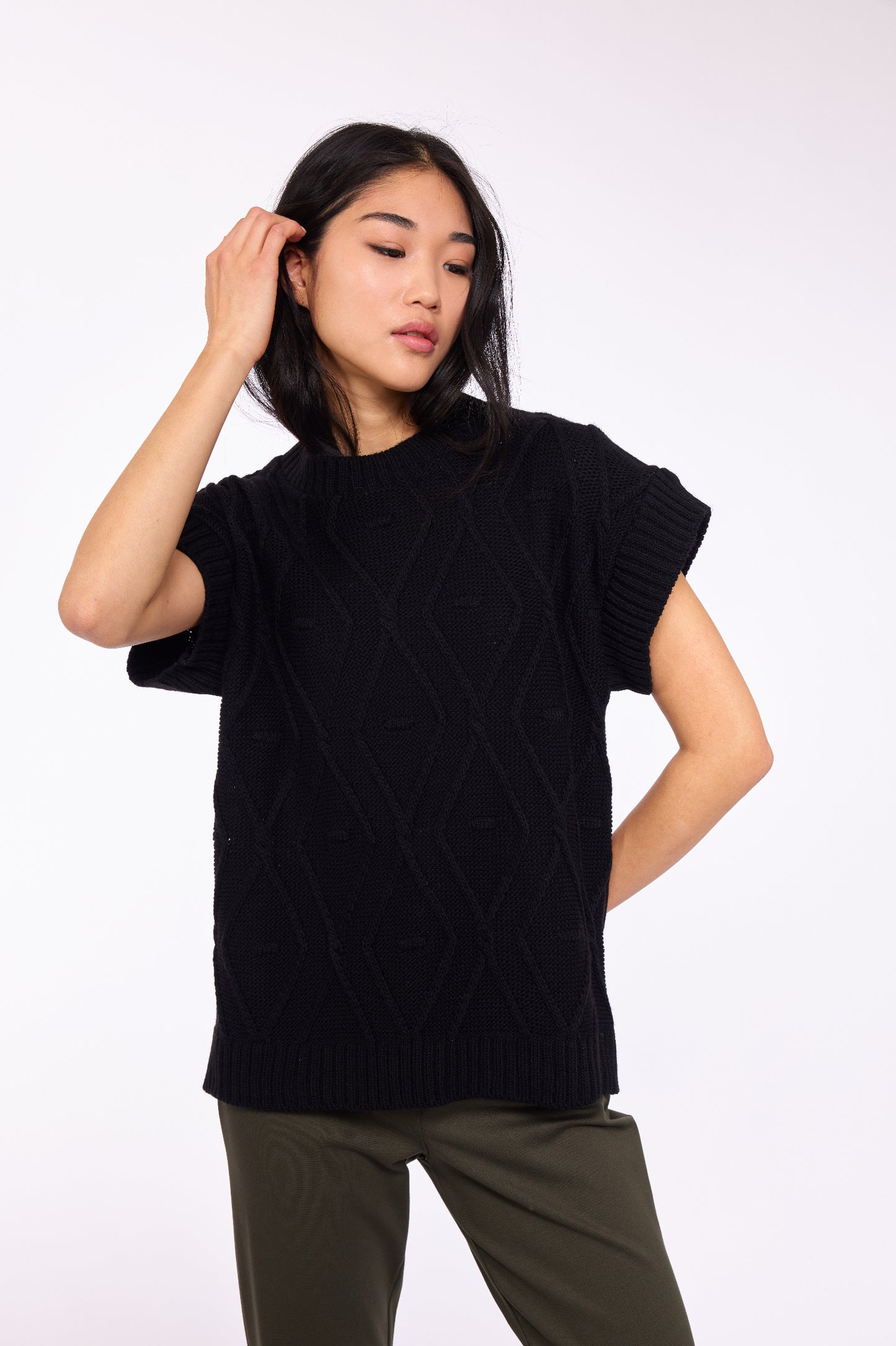 Argyle Round Neck Knitted Sweater in Black