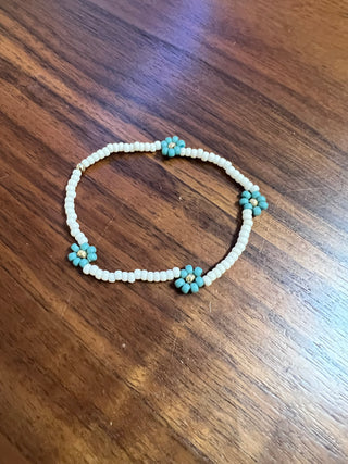 Daisy Green & Cream Seed Bead Bracelet