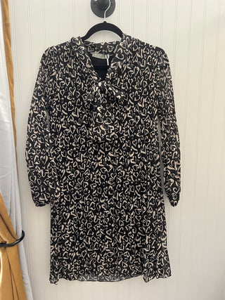 Georgette Plisse V-Neck Tie Dress in Beige & Black Heart Print