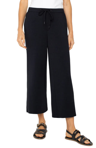 Pull-On Wide Leg Crop Pant in Black